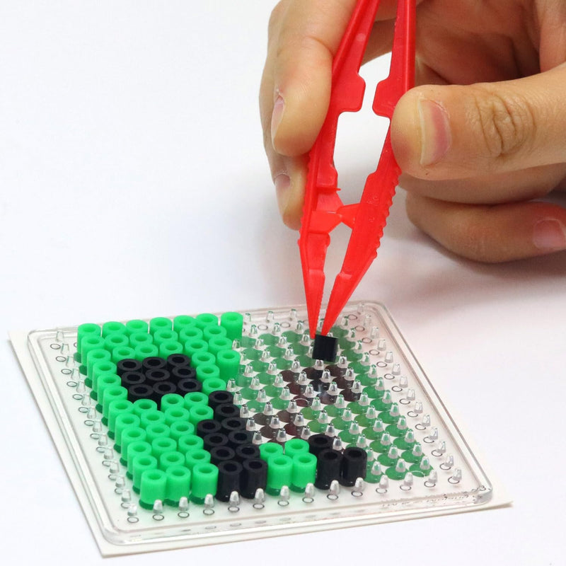 Tara Toys Minecraft Pixel Art Bead Kit Activity, 800 Beads | Templates & Pegboards included, Build Minecraft Pixel Characters & Tools Creative Craft Toy for Kids Ages 6+ by Tara Toys