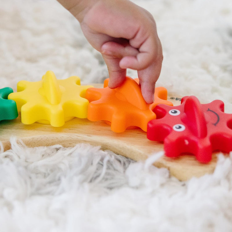 Melissa & Doug Rainbow Caterpillar Gear Toy with 6 Interchangeable Gears | 7 Pcs, Wooden Peg Base, 6 Interchangeable Color Gears, Motor Skill Building Play, Toddler Learning Toys for Kids, Ages 1.5+
