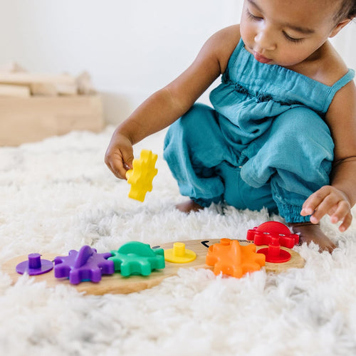 Melissa & Doug Rainbow Caterpillar Gear Toy with 6 Interchangeable Gears | 7 Pcs, Wooden Peg Base, 6 Interchangeable Color Gears, Motor Skill Building Play, Toddler Learning Toys for Kids, Ages 1.5+
